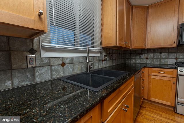 19 WHITEKIRK DR, Wilmington, DE 19808