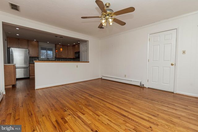 19 WHITEKIRK DR, Wilmington, DE 19808