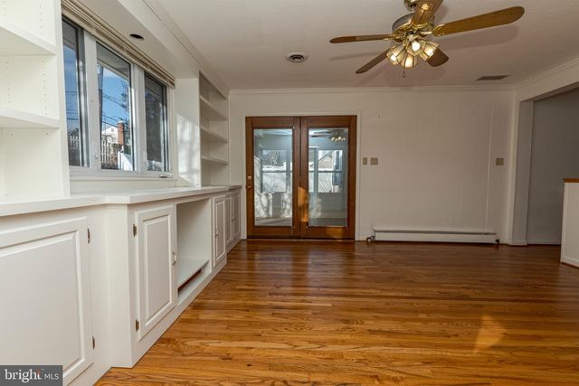 19 WHITEKIRK DR, Wilmington, DE 19808