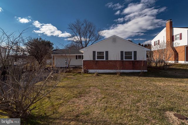 19 WHITEKIRK DR, Wilmington, DE 19808