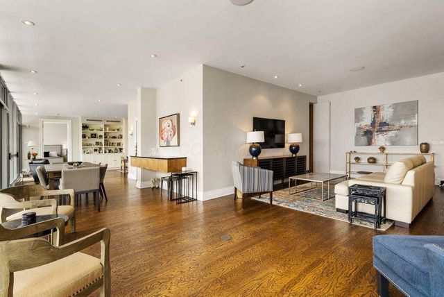 1 Miranova Place, 2200, Columbus, OH 43215