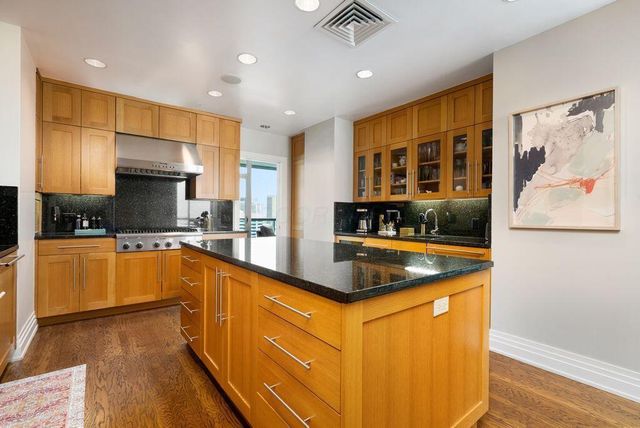 1 Miranova Place, 2200, Columbus, OH 43215