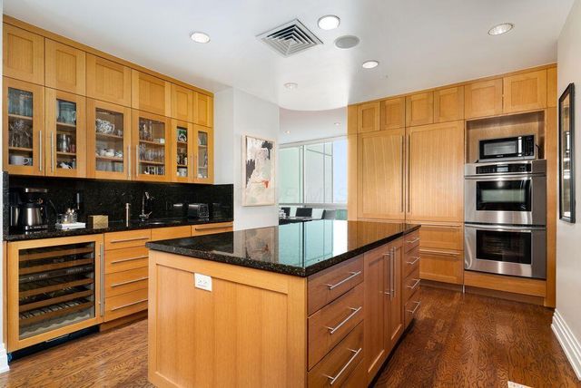 1 Miranova Place, 2200, Columbus, OH 43215