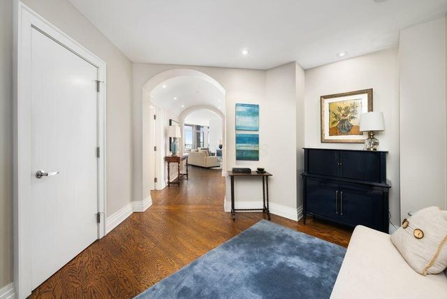 1 Miranova Place, 2200, Columbus, OH 43215