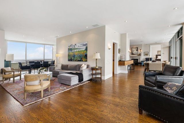 1 Miranova Place, 2200, Columbus, OH 43215