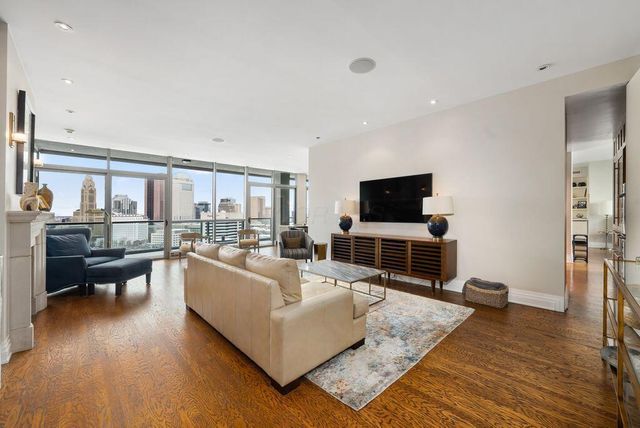 1 Miranova Place, 2200, Columbus, OH 43215