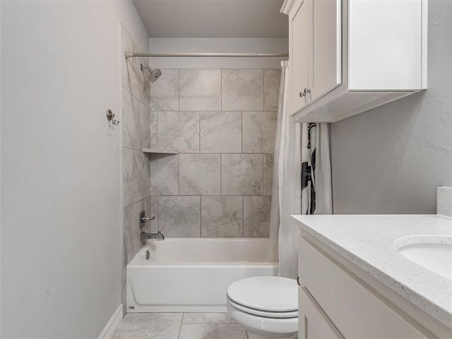 3400 Shutter Ridge Drive, Yukon, OK 73099