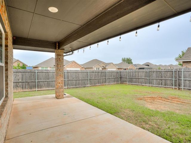 3400 Shutter Ridge Drive, Yukon, OK 73099