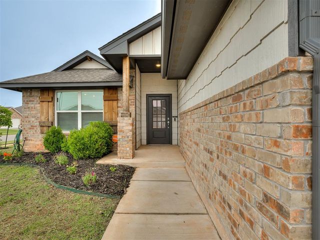 3400 Shutter Ridge Drive, Yukon, OK 73099