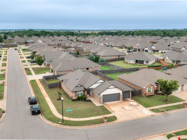 3400 Shutter Ridge Drive, Yukon, OK 73099
