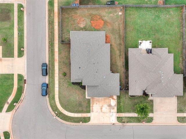 3400 Shutter Ridge Drive, Yukon, OK 73099