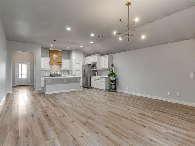 3400 Shutter Ridge Drive, Yukon, OK 73099