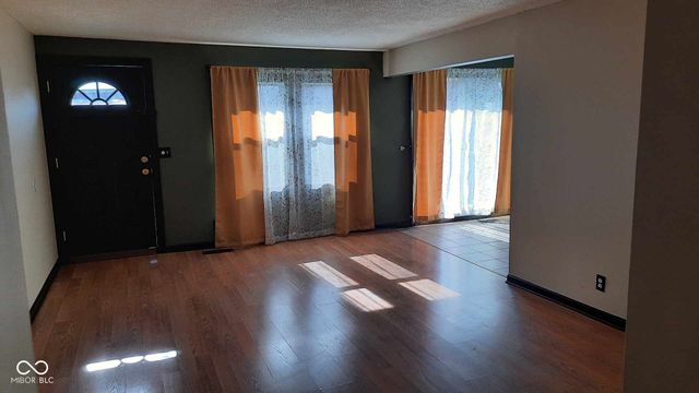2721 Del Prado Drive, Indianapolis, IN 46227
