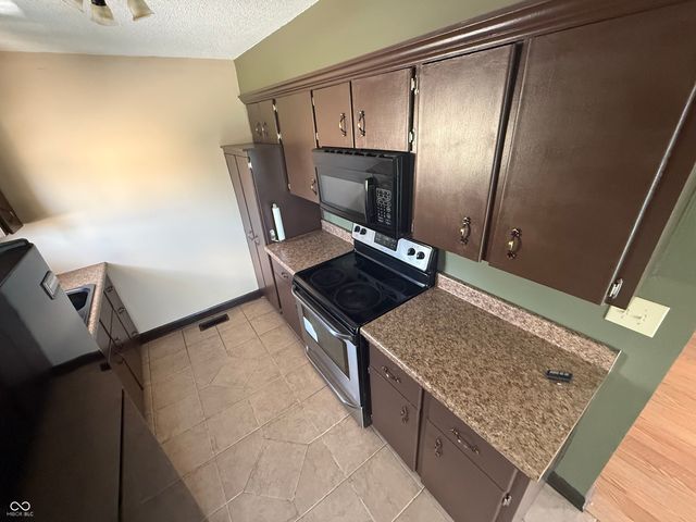 2721 Del Prado Drive, Indianapolis, IN 46227