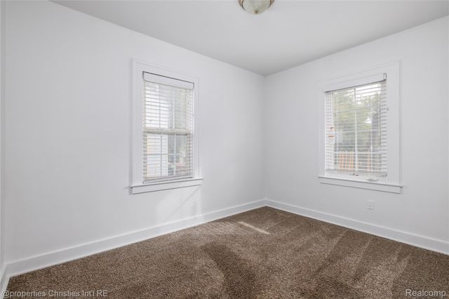 900 Stanley Avenue, Pontiac, MI 48340