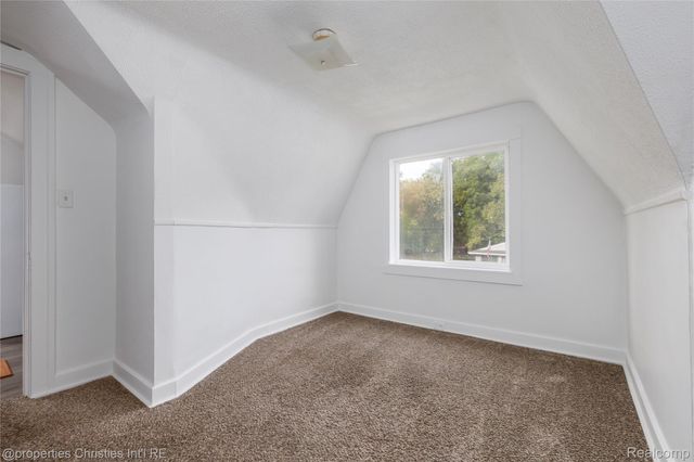 900 Stanley Avenue, Pontiac, MI 48340
