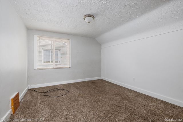 900 Stanley Avenue, Pontiac, MI 48340