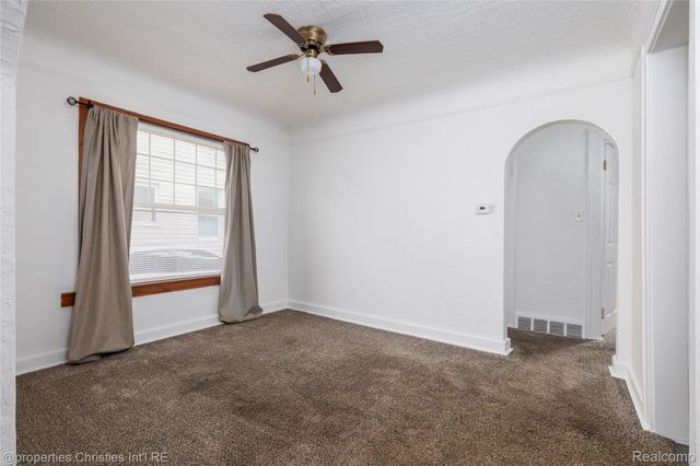 900 Stanley Avenue, Pontiac, MI 48340