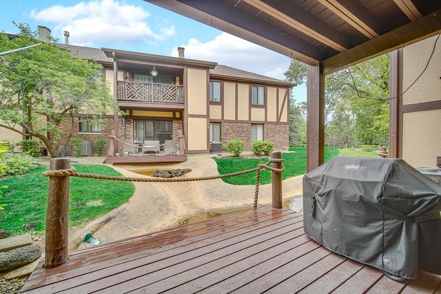 1659 Dover Court A, Wheaton, IL 60189