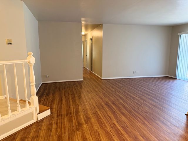 1659 Dover Court A, Wheaton, IL 60189