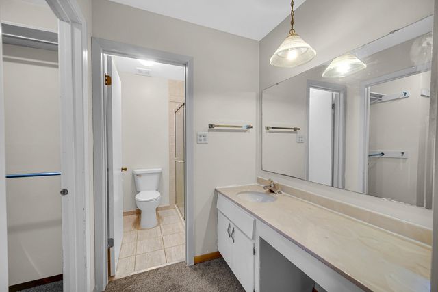 1659 Dover Court A, Wheaton, IL 60189