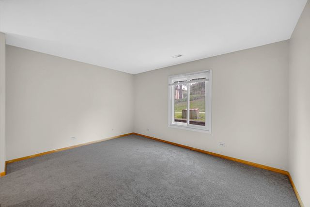 1659 Dover Court A, Wheaton, IL 60189