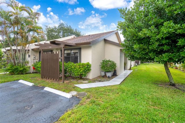 1551 NW 98th Way, Pembroke Pines, FL 33024