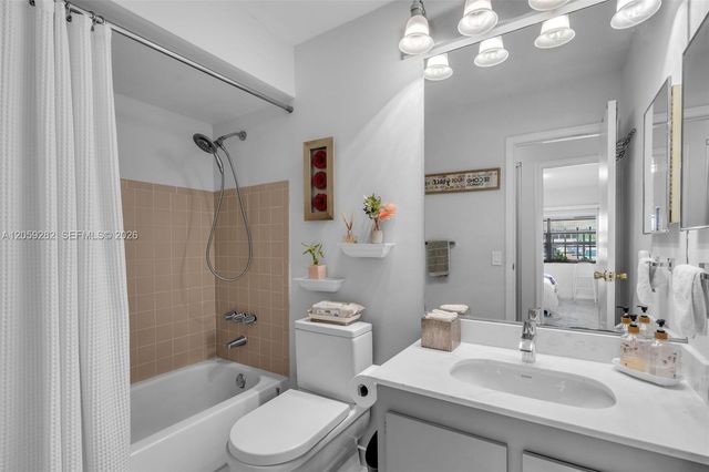 1551 NW 98th Way, Pembroke Pines, FL 33024