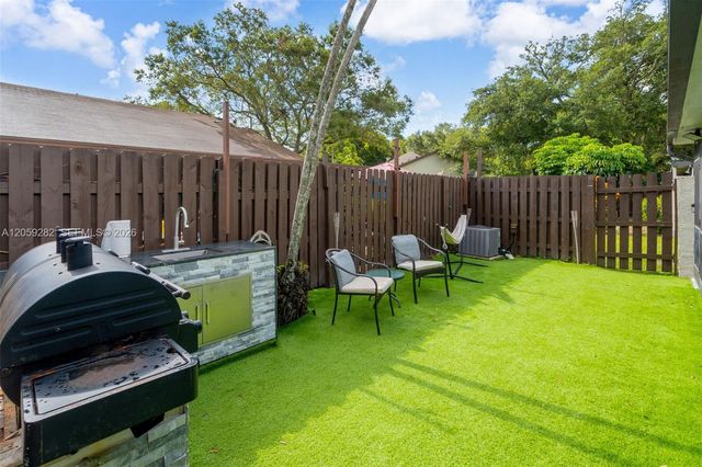 1551 NW 98th Way, Pembroke Pines, FL 33024