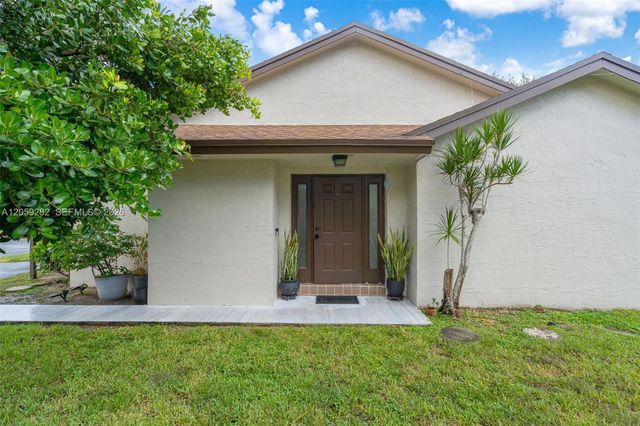 1551 NW 98th Way, Pembroke Pines, FL 33024