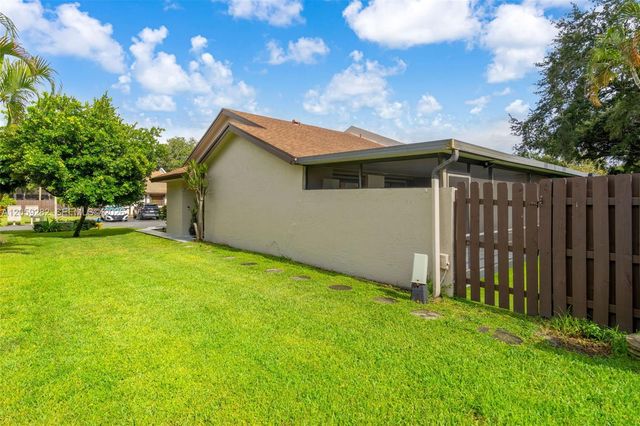 1551 NW 98th Way, Pembroke Pines, FL 33024