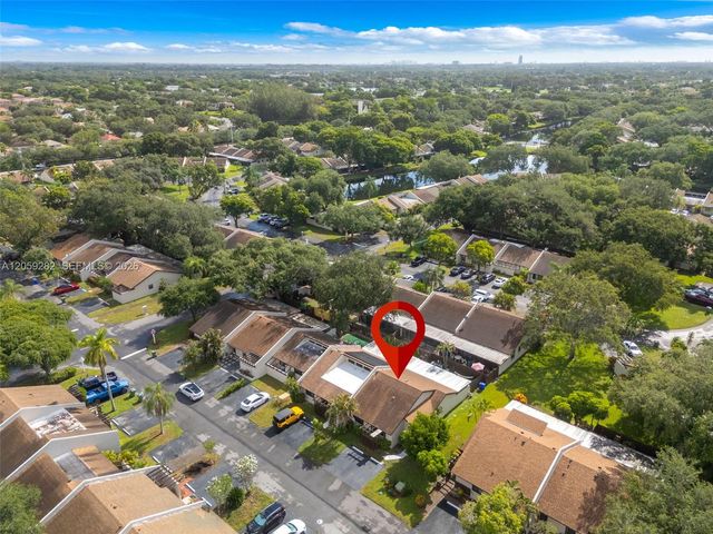 1551 NW 98th Way, Pembroke Pines, FL 33024