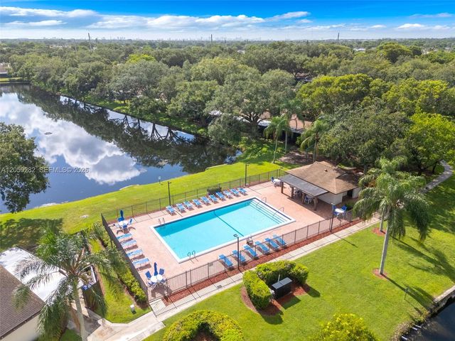 1551 NW 98th Way, Pembroke Pines, FL 33024