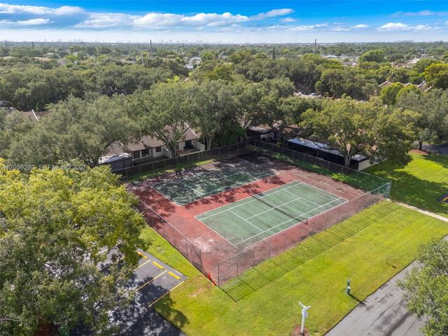 1551 NW 98th Way, Pembroke Pines, FL 33024