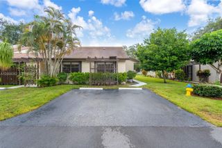 1551 NW 98th Way, Pembroke Pines, FL 33024
