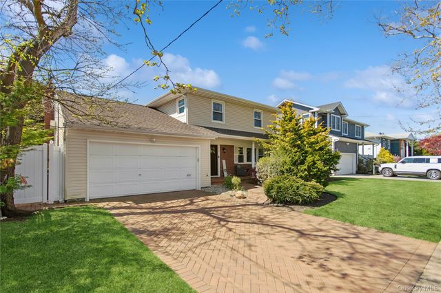 112 Ivy Lane, Lido Beach, NY 11561
