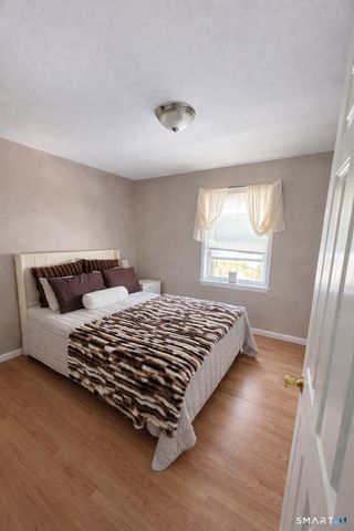 46 Chamberlain Street B, New Haven, CT 06512