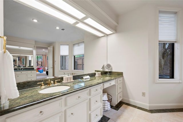 14022 Champions Hamlet Court, Houston, TX 77069