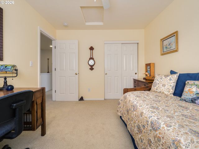 15576 Sw PERIDOT Way, Beaverton, OR 97007
