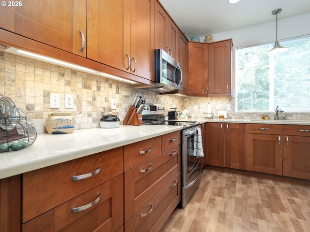 15576 Sw PERIDOT Way, Beaverton, OR 97007