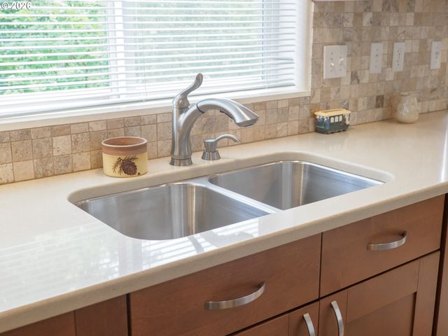 15576 Sw PERIDOT Way, Beaverton, OR 97007