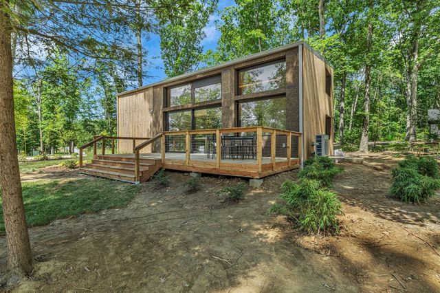 36 Waters Edge Way B, Tracy City, TN 37387