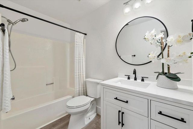 17171 Creekside Circle, Morgan Hill, CA 95037