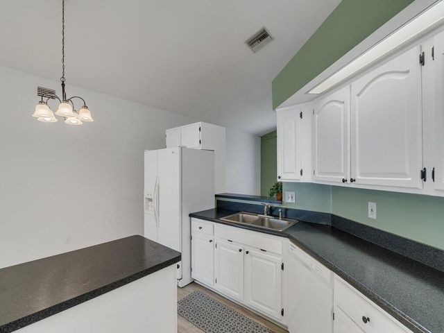 1246 N 41st Avenue, Vero Beach, FL 32960