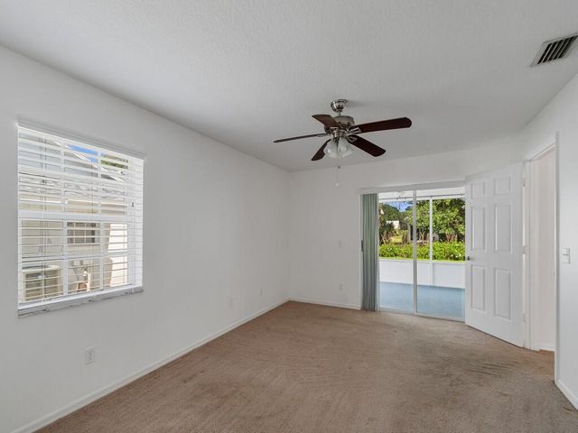 1246 N 41st Avenue, Vero Beach, FL 32960