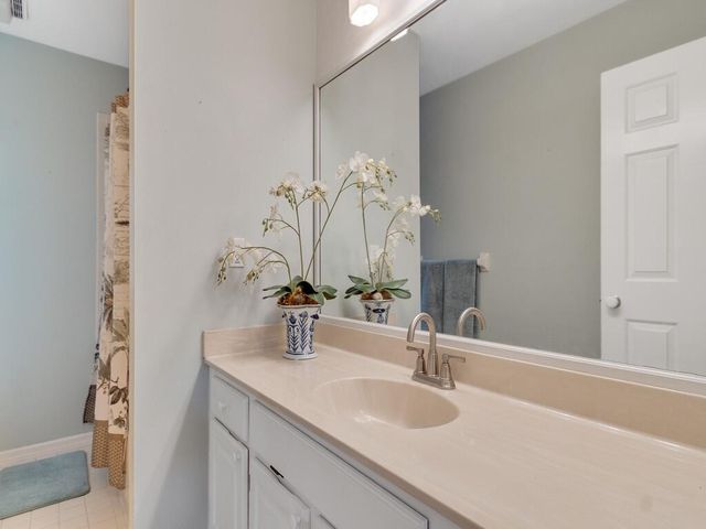 1246 N 41st Avenue, Vero Beach, FL 32960