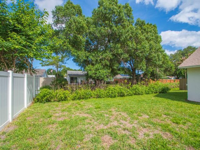 1246 N 41st Avenue, Vero Beach, FL 32960