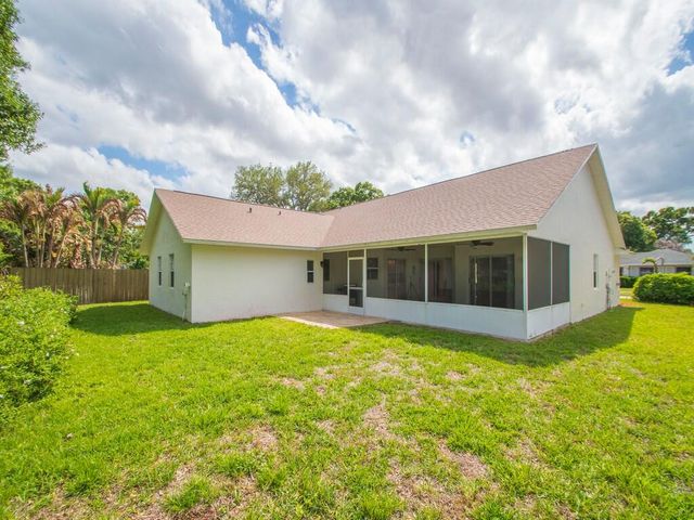 1246 N 41st Avenue, Vero Beach, FL 32960