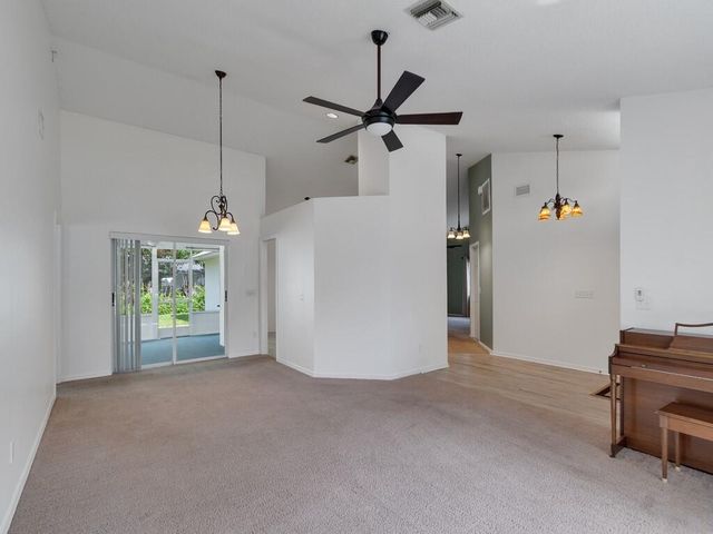 1246 N 41st Avenue, Vero Beach, FL 32960