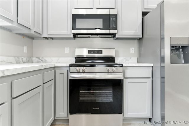 120 Village Lane, Marysville, IN 47141